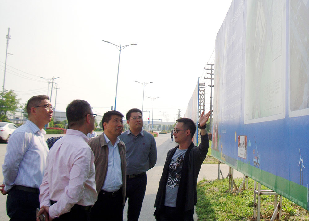 深圳市邗江区纪检委书记徐明来世纪娱乐深圳生产中心调研